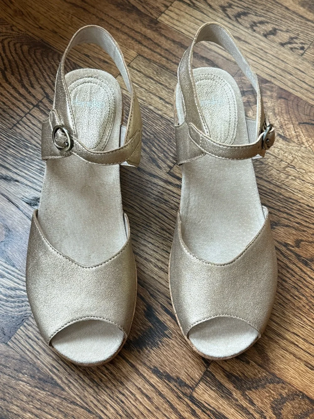 Dansko Charlotte Wedge Sandal Open Toe Cork Gold Metallic 42 Comfort